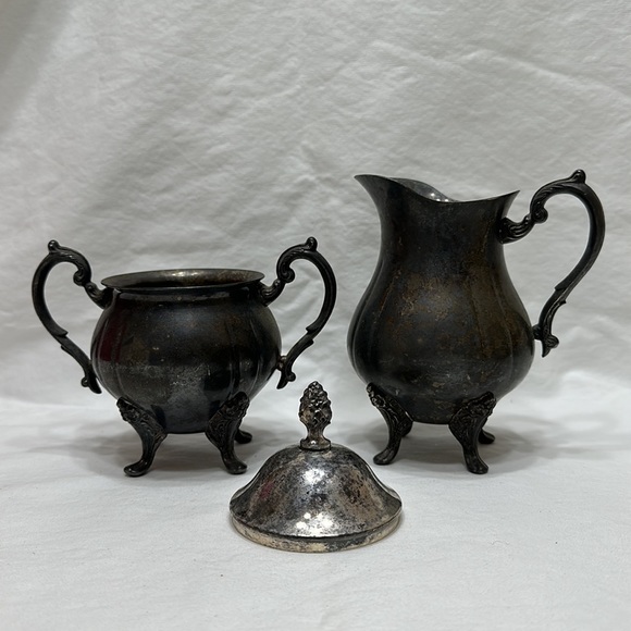 Sugar bowl and creamer set - Picture 5 of 6